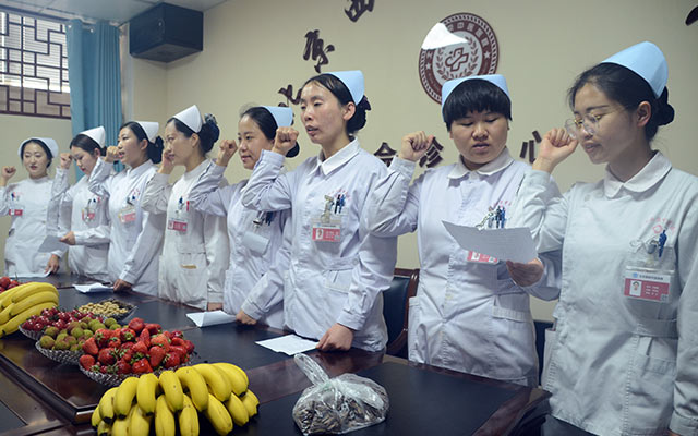 【5.12护士节】万象城app·平台（中国）官方下载,举办茶话会白衣天使受表彰(图3)